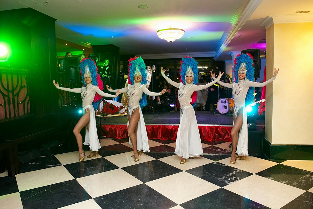 Торжественное открытие Sokos Hotel Vasilievsky в стиле Moulin Rouge